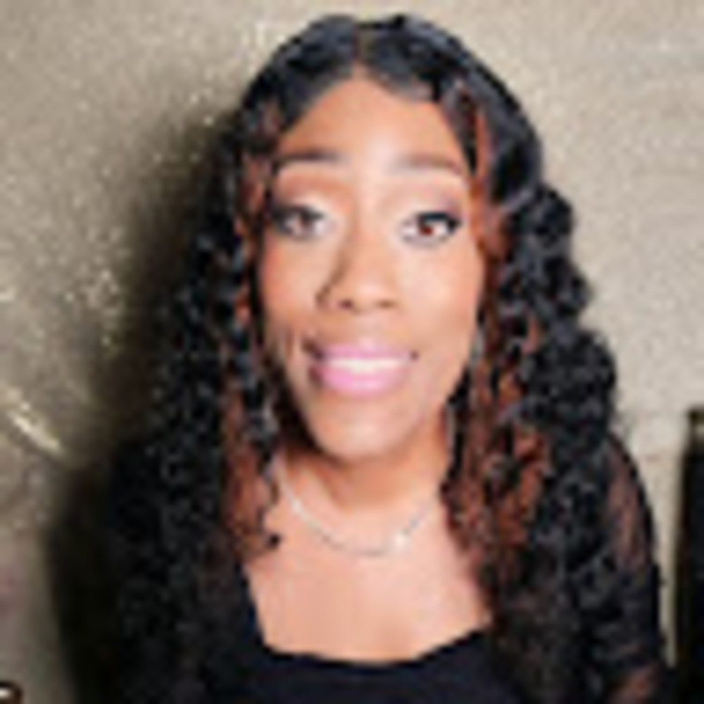 Meet your Posher, Leonica